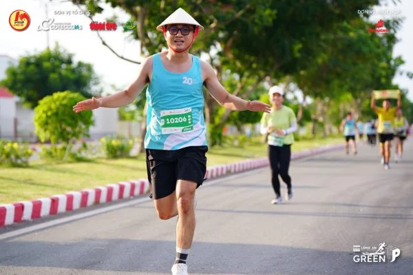 Faslinkers chinh phục GreenUp Marathon 2024: Hơn cả một đường chạy, đó là hành trình Xanh!