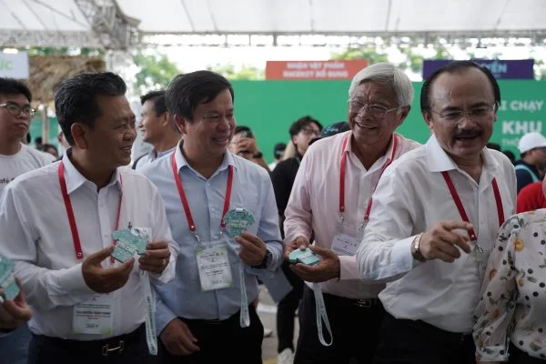 Faslinkers chinh phục GreenUp Marathon 2024: Hơn cả một đường chạy, đó là hành trình Xanh!