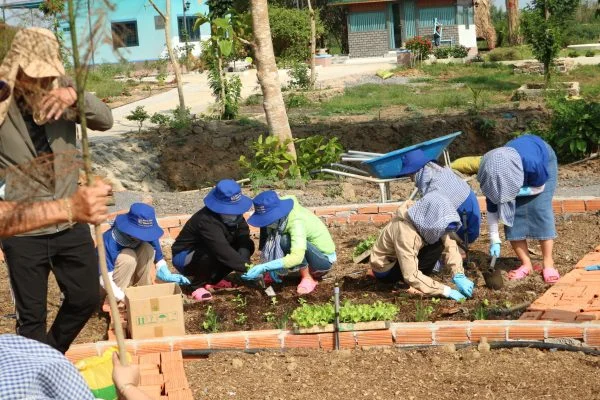 Faslink Carbon Neutral Program (FCNP): Xây Dựng Cộng Đồng & Trung Hòa Carbon Qua Dự Án FarmLink Thanh Sơn Faslink Carbon Neutral Program (FCNP): Xây Dựng Cộng Đồng & Trung Hòa Carbon Qua Dự Án FarmLink Thanh Sơn